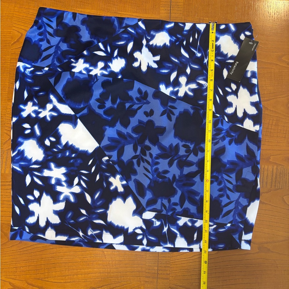 NWT Relativity Blue and White Patterned Straight Skirt